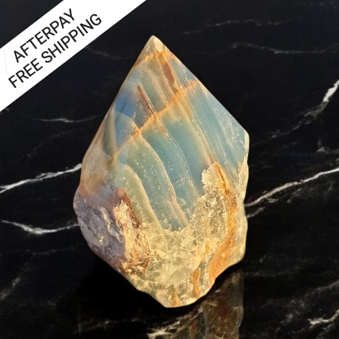 Blue Onyx polished point base cut